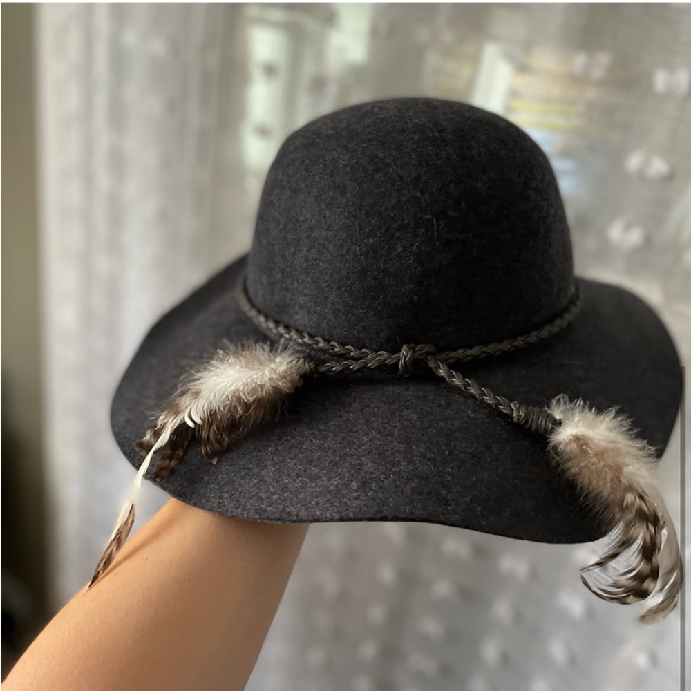 Indigo Charcoal felt hat with feathers - Picture 4 of 4